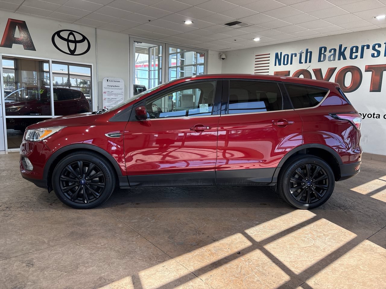 Used 2017 Ford Escape SE FWD image 7