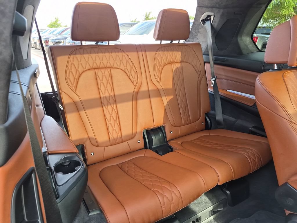 Used 2024 BMW X7 M60i w/ Climate Comfort Package AWD/4WD image 38