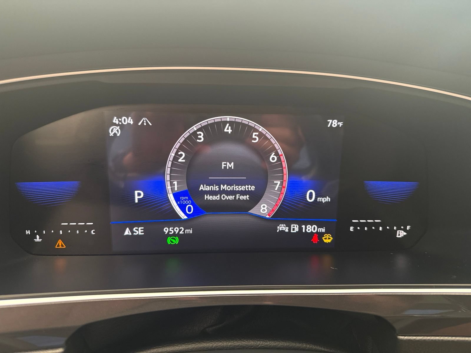 Used 2023 Volkswagen Tiguan SE w/ Panoramic Sunroof Package AWD/4WD image 9