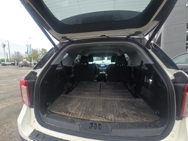 Used 2021 Ford Explorer XLT w/ Equipment Group 202A image 7