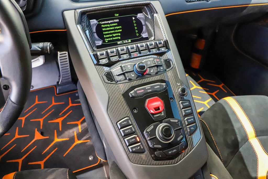 Used 2019 Lamborghini Aventador SVJ AWD/4WD image 13