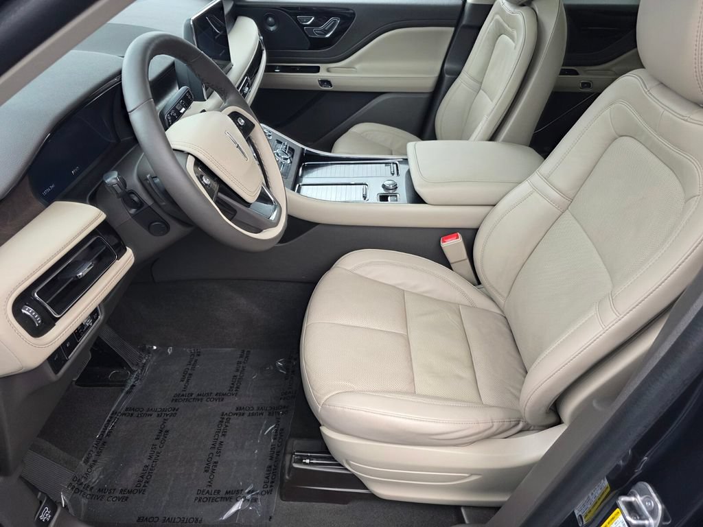 Used 2024 Lincoln Aviator Reserve w/ Equipment Group 201A AWD/4WD image 9