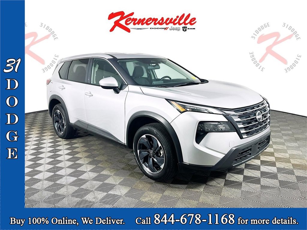 Used 2024 Nissan Rogue SV image 1
