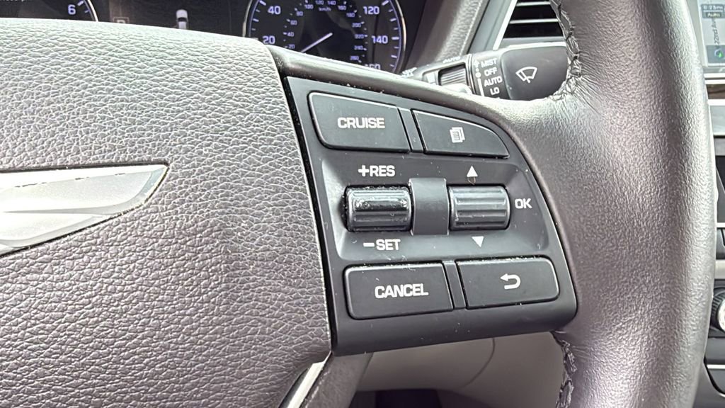 Used 2016 Hyundai Genesis 3.8 RWD image 21