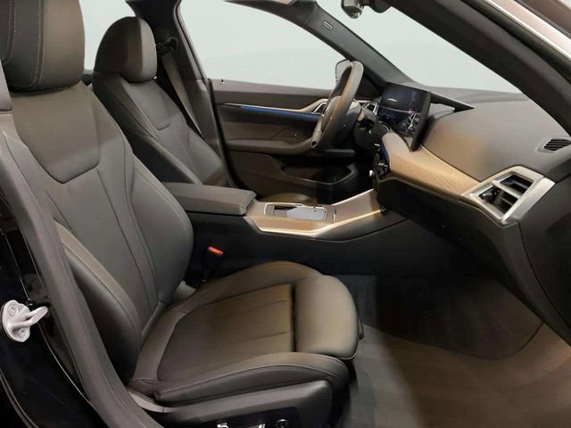 Used 2025 BMW i4 xDrive40i w/ Parking Assistance Package image 34