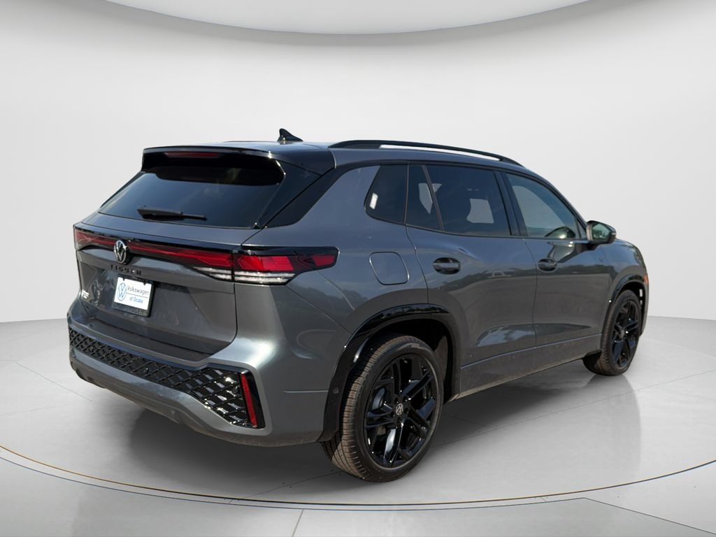 New 2026 Volkswagen Tiguan SE R-Line FWD image 5