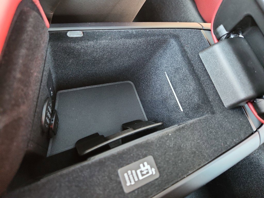 New 2026 Porsche Taycan GTS image 40