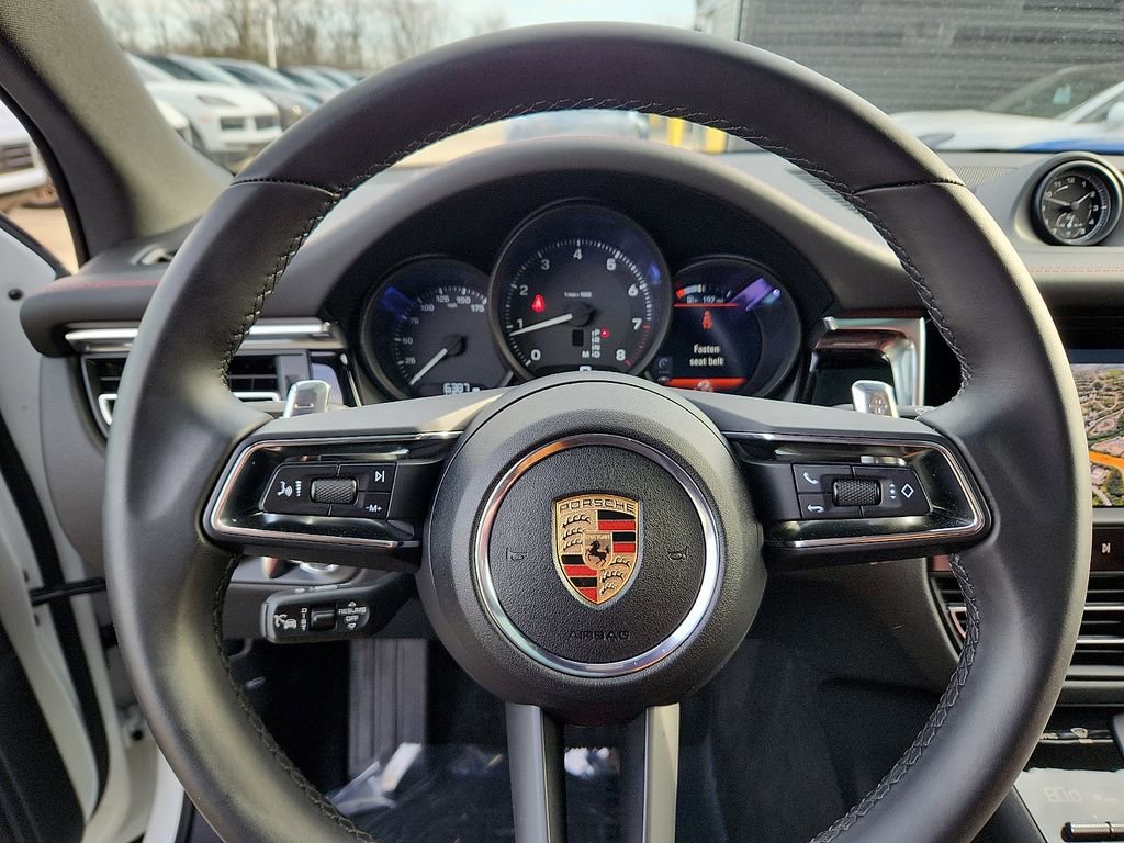 Certified 2025 Porsche Macan image 22