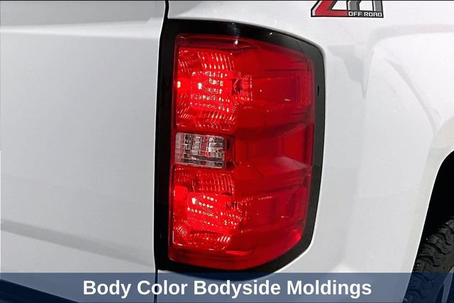 Used 2018 Chevrolet Silverado 1500 LT w/ Redline Edition AWD/4WD image 32