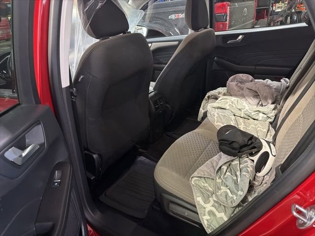 Used 2021 Ford Escape SE w/ SE Sport Appearance Package image 14