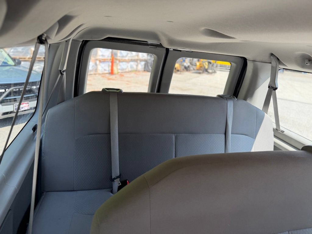 Used 2014 Ford E-350 and Econoline 350 XLT RWD image 6