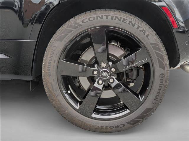 Certified 2025 Land Rover Defender 110 V8 AWD/4WD image 25