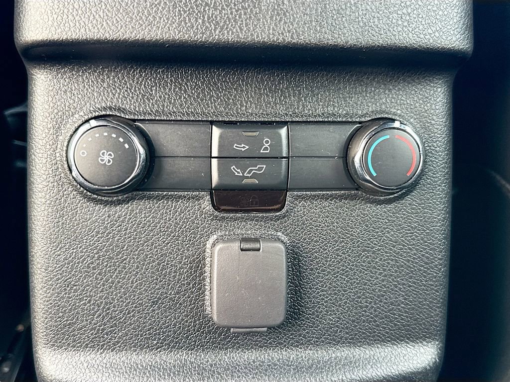 Used 2018 Ford Explorer XLT w/ Equipment Group 202A image 25