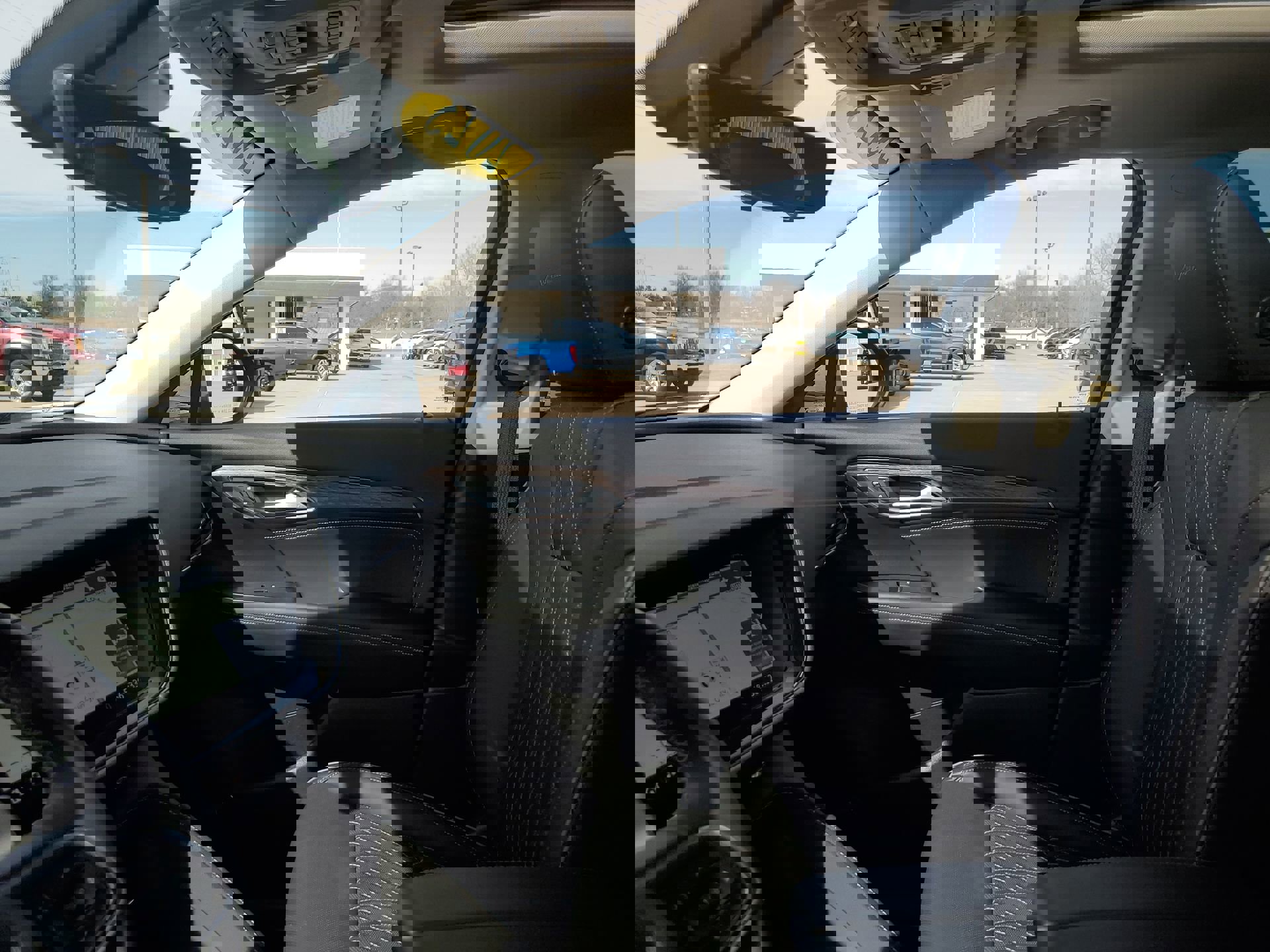 Used 2023 Buick Envision Avenir image 28