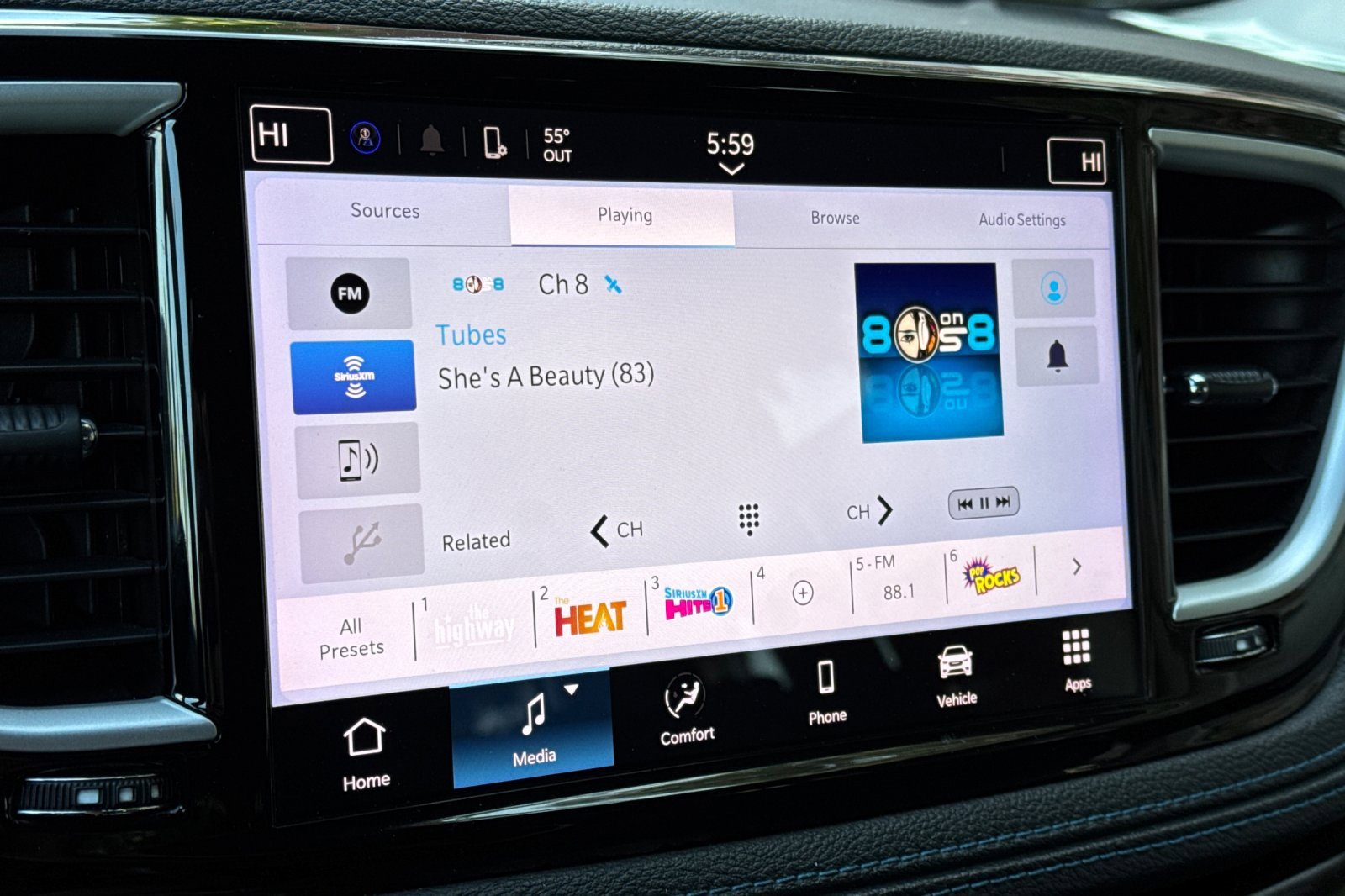 Used 2021 Chrysler Pacifica Touring image 18