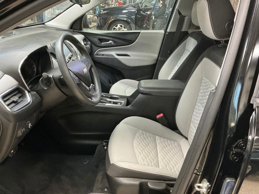 Used 2021 Chevrolet Equinox LS image 13