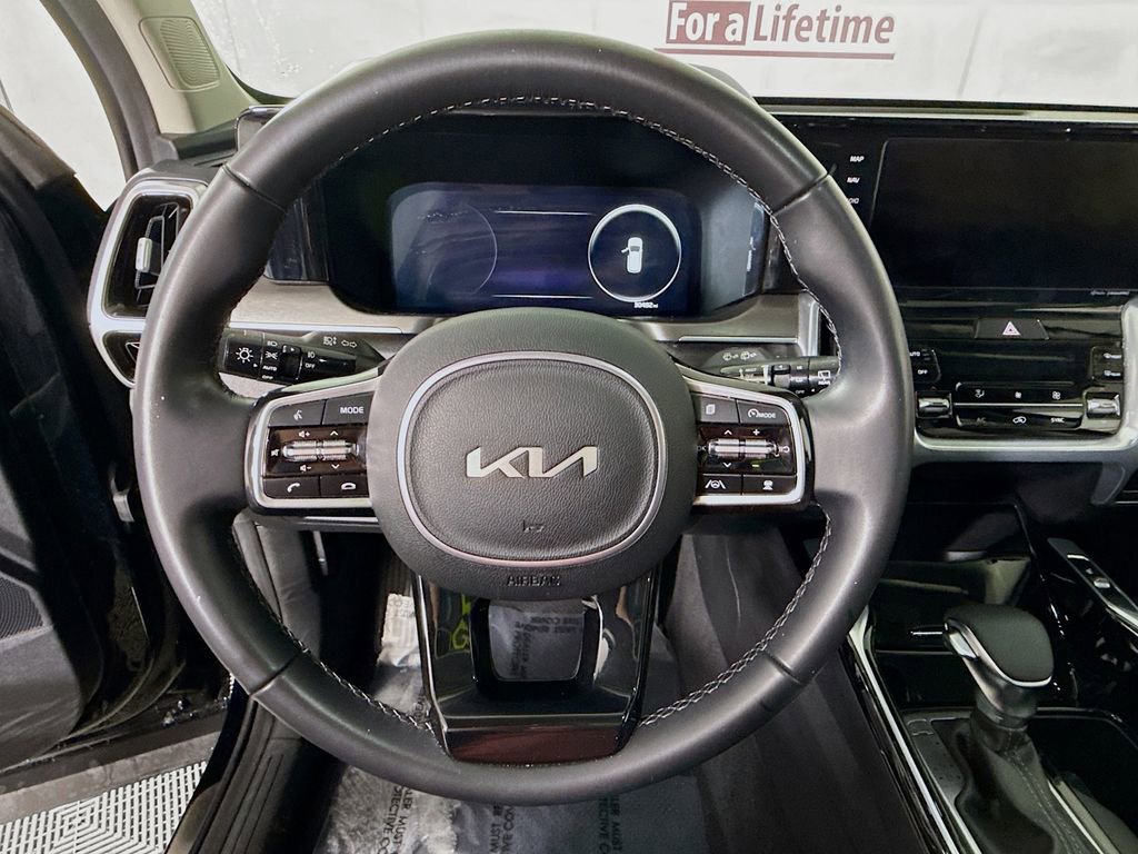 Certified 2023 Kia Sorento SX image 22