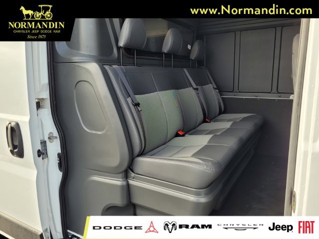 New 2024 RAM ProMaster 2500 w/ Convenience Group FWD image 7