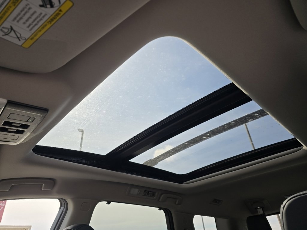 New 2026 Nissan Pathfinder SL image 3