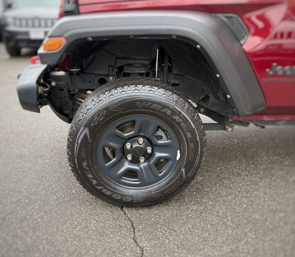 Used 2022 Jeep Gladiator Sport image 18