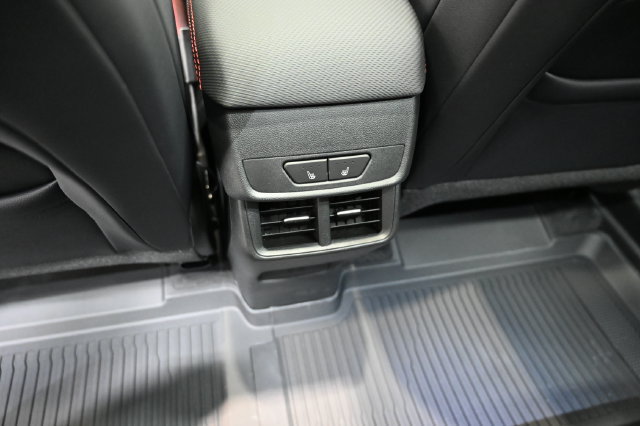 New 2027 Chevrolet Equinox RS w/ Safety and Technology Package AWD/4WD image 28