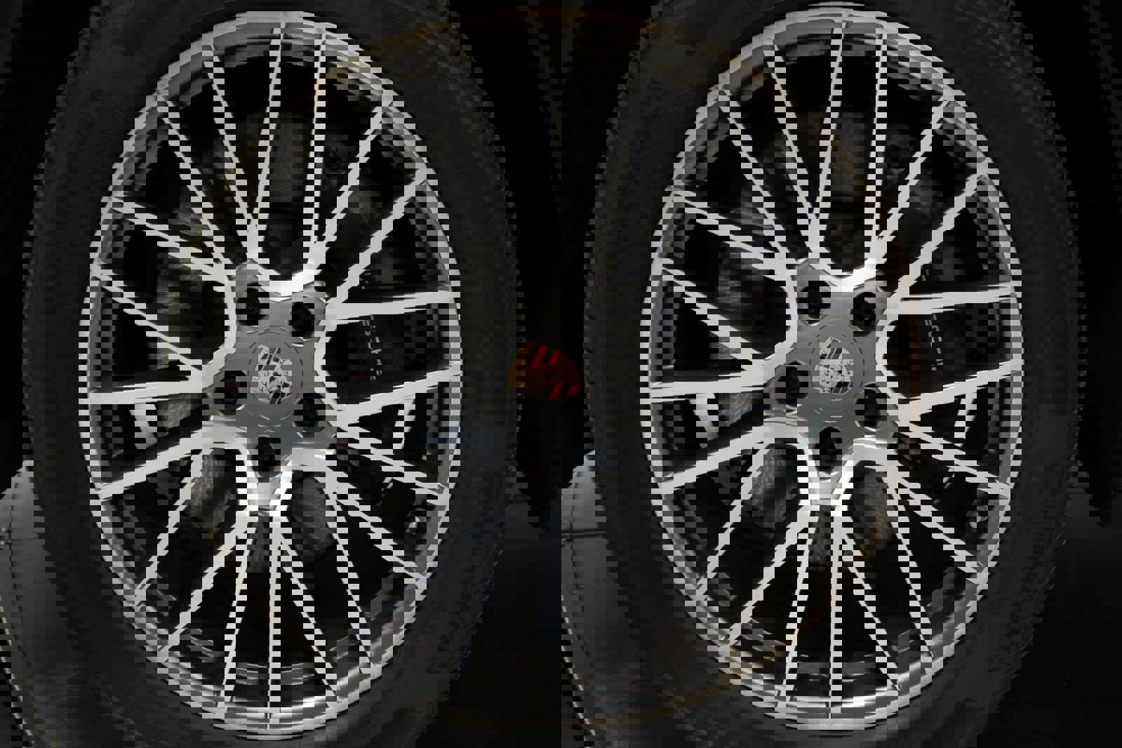 Certified 2022 Porsche Cayenne Platinum Edition image 9