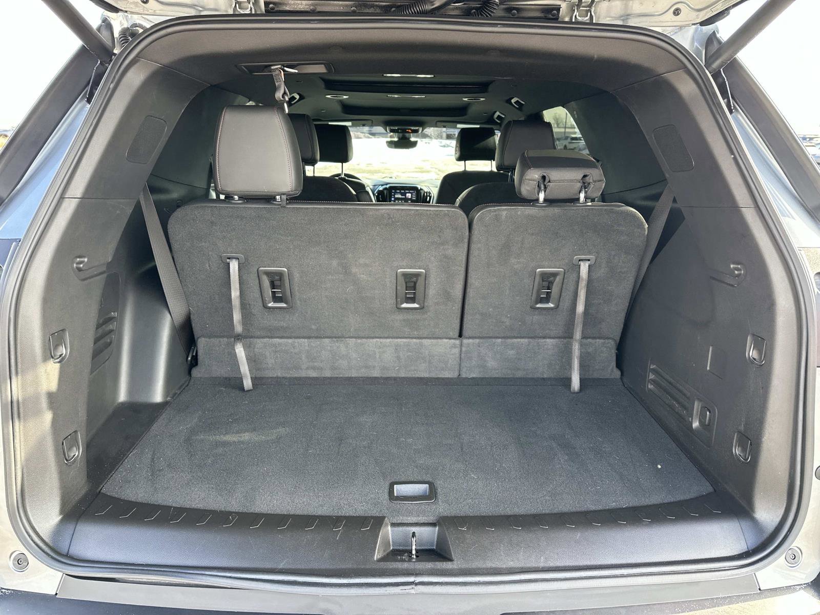 Used 2023 Chevrolet Traverse RS image 9