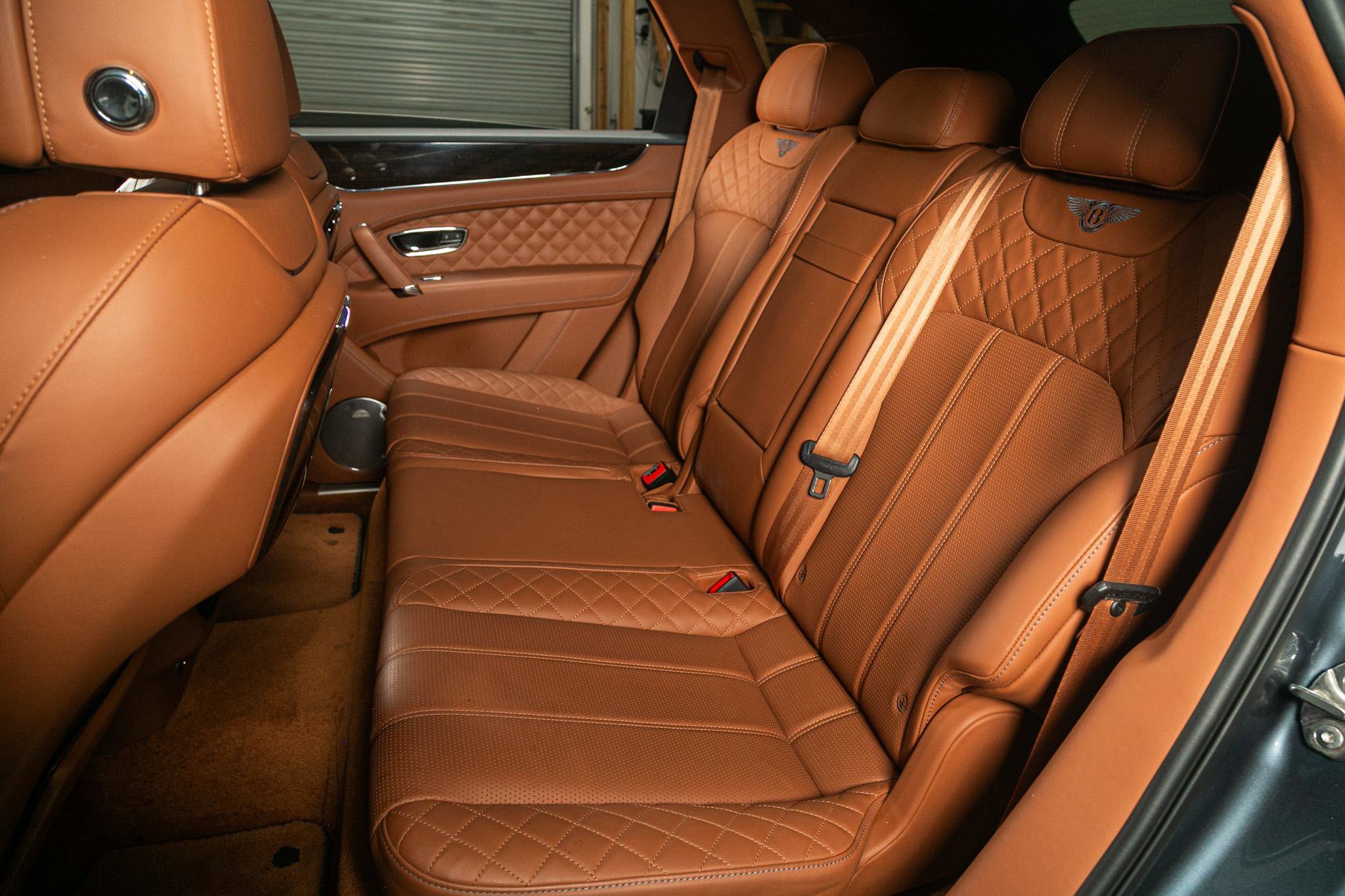 Used 2019 Bentley Bentayga AWD/4WD image 18