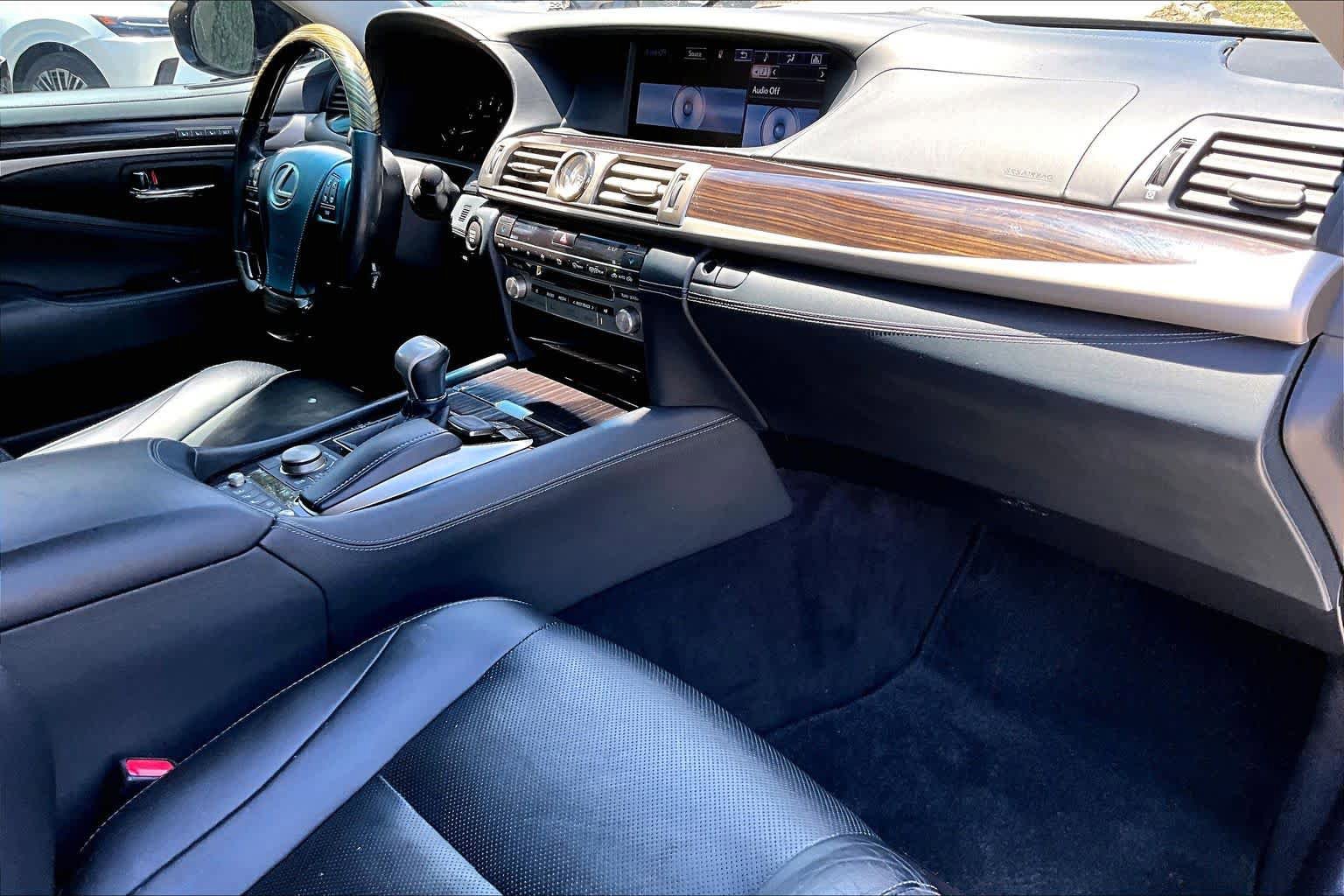 Used 2015 Lexus LS 460 L RWD image 19
