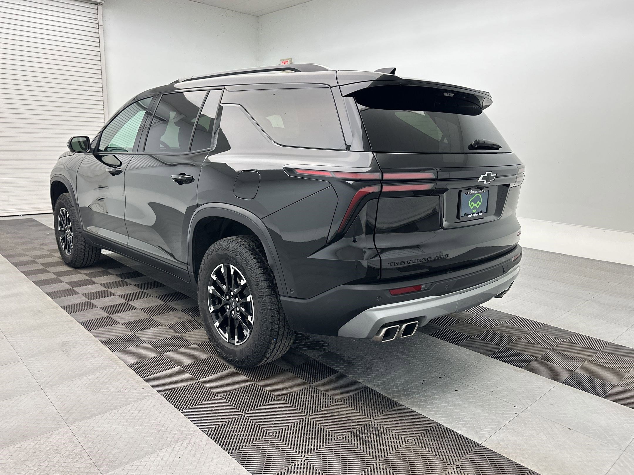 Certified 2025 Chevrolet Traverse Z71 w/ Enhanced Driving Package image 3