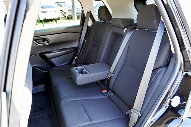 Used 2025 Nissan Rogue S AWD/4WD image 25
