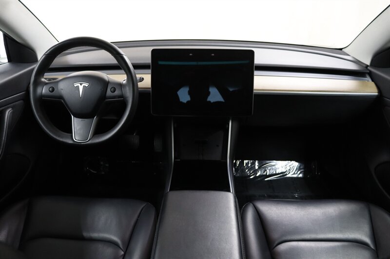 Used 2020 Tesla Model 3 Standard Range RWD image 8