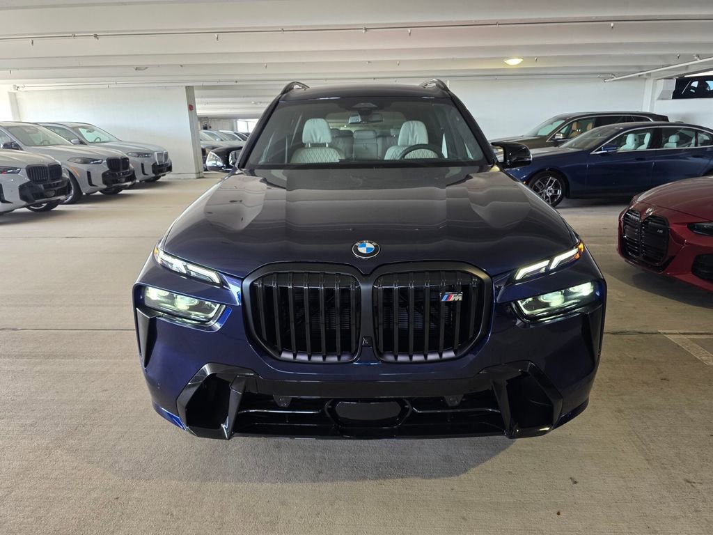 New 2026 BMW X7 M60i image 2