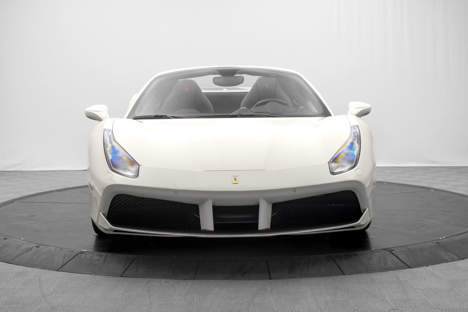 Used 2018 Ferrari 488 Spider RWD image 8