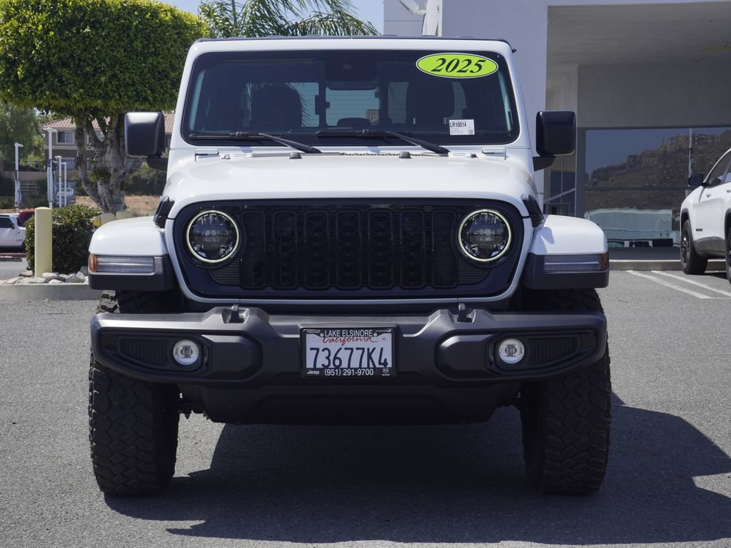 Certified 2025 Jeep Gladiator Sport AWD/4WD image 9