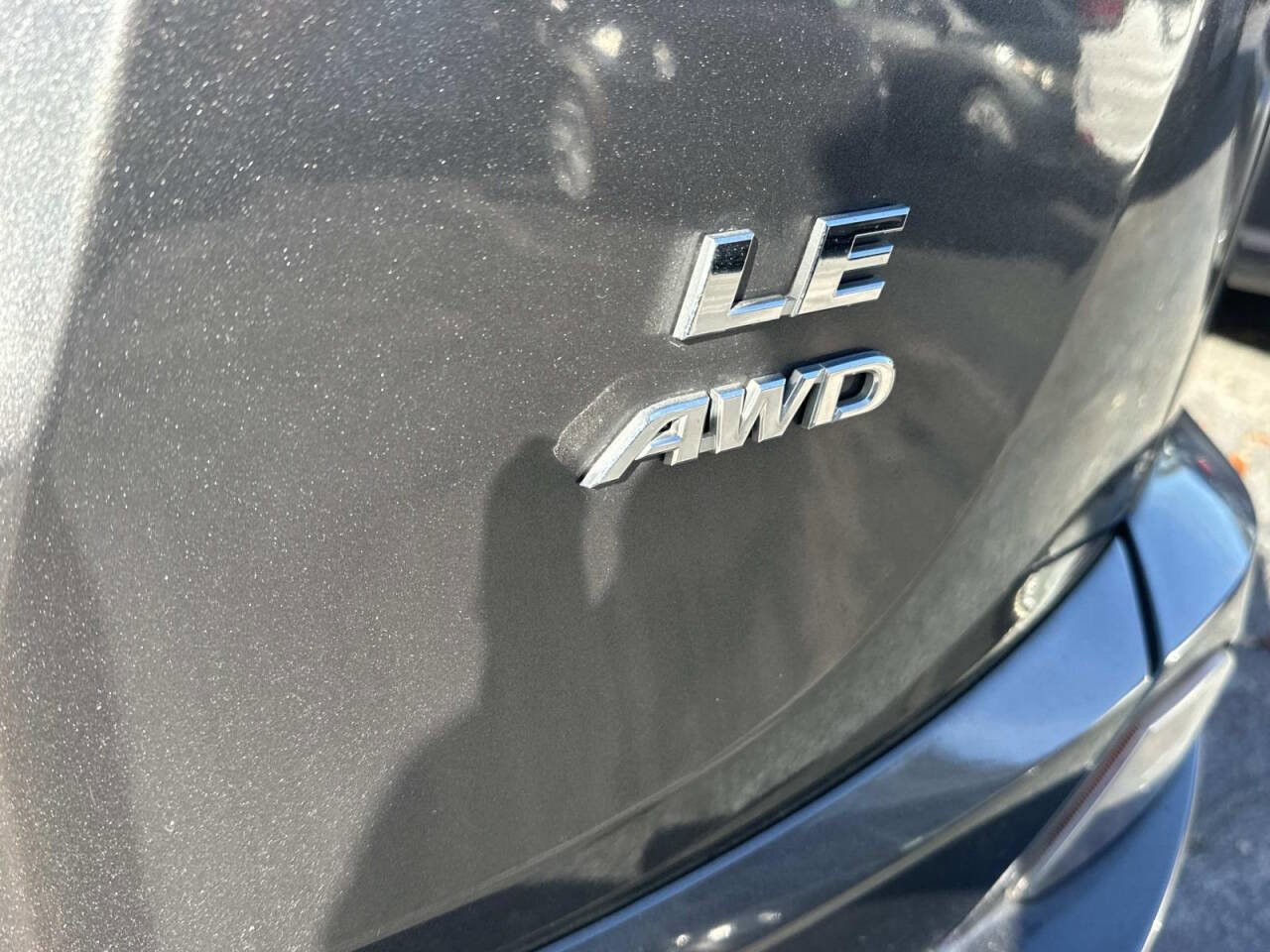 Used 2018 Toyota RAV4 LE image 7