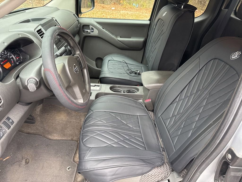 Used 2011 Nissan Frontier SV image 7