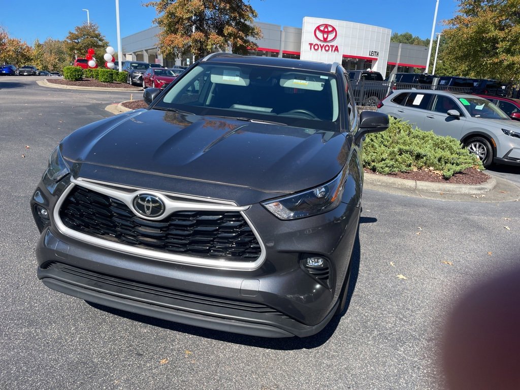 Used 2023 Toyota Highlander XLE