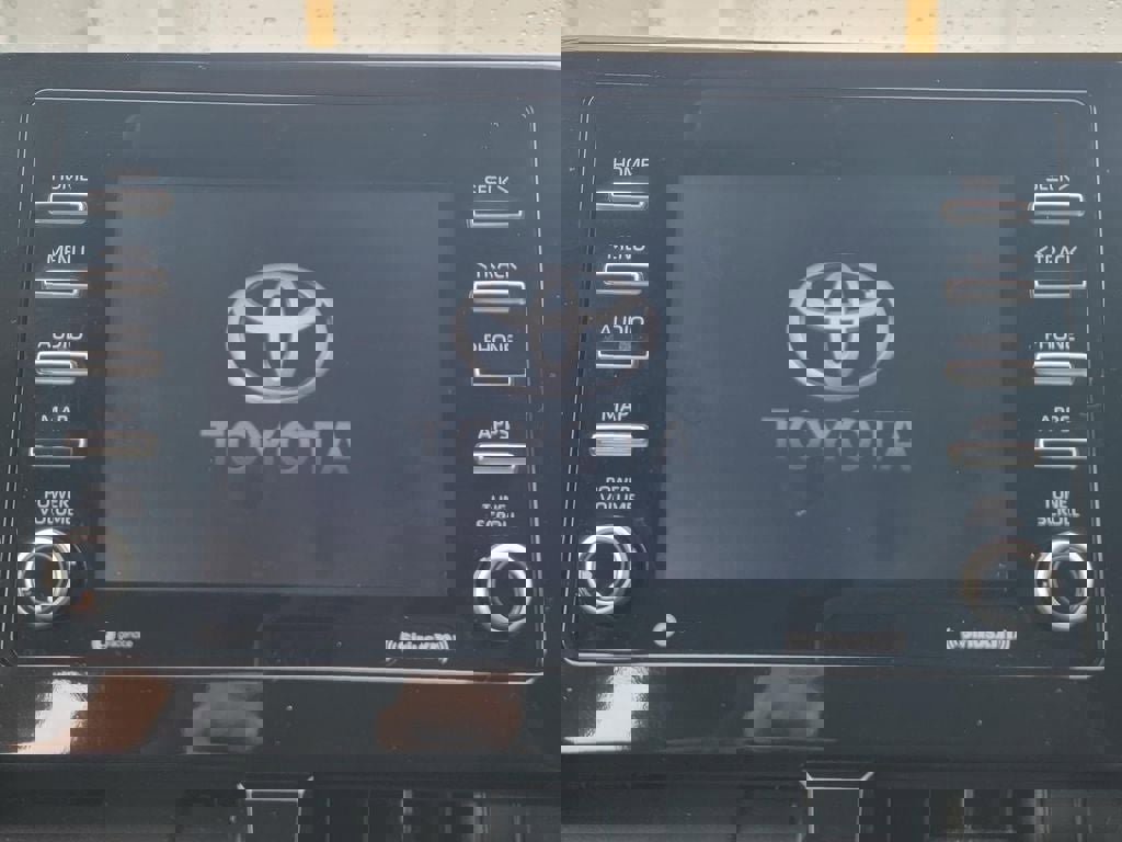 Used 2024 Toyota Camry SE w/ Cold Weather Package image 23