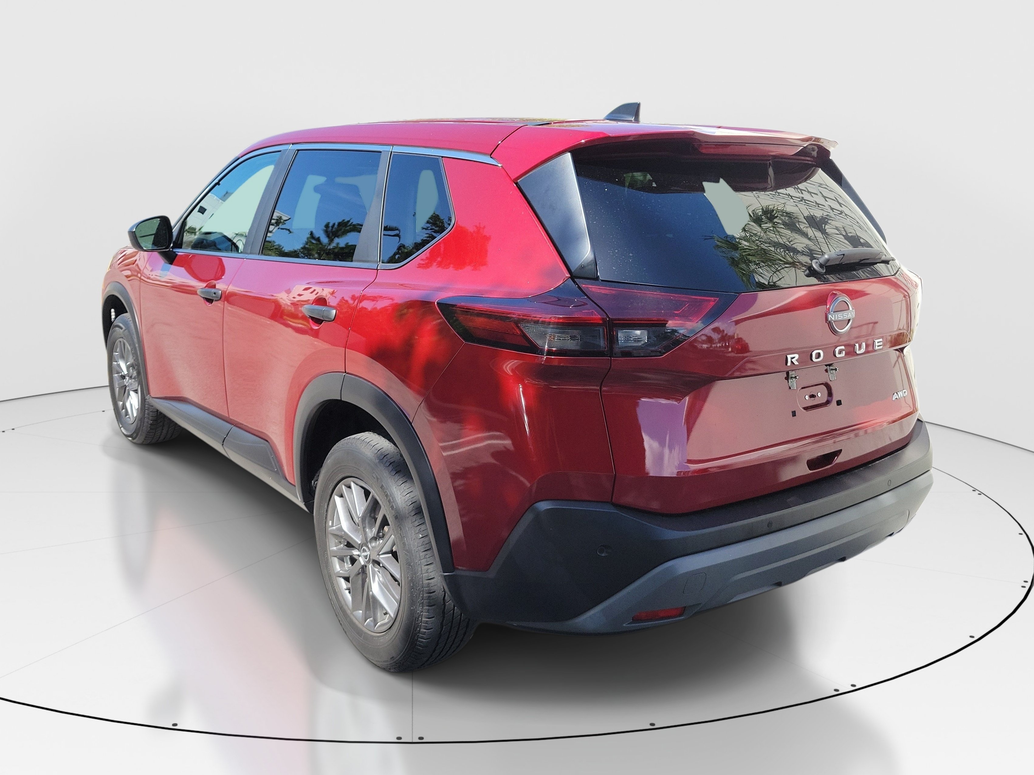 Used 2023 Nissan Rogue S AWD/4WD image 4