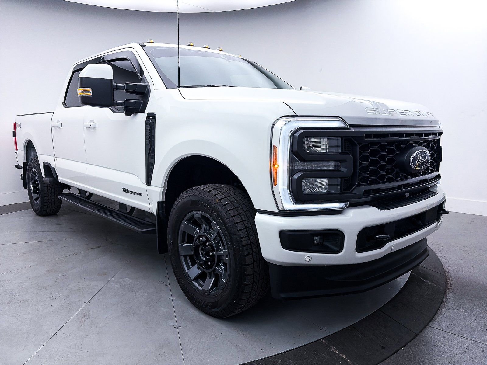 Used 2023 Ford F250 Lariat w/ Lariat Ultimate Package AWD/4WD image 28