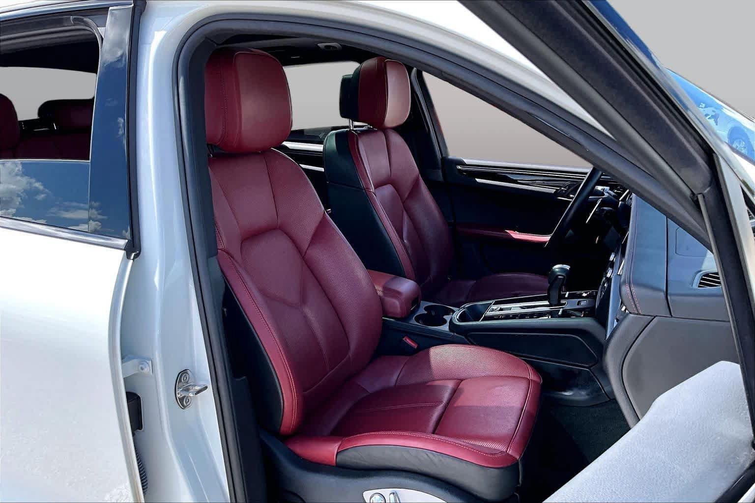 Used 2022 Porsche Macan S AWD/4WD image 9