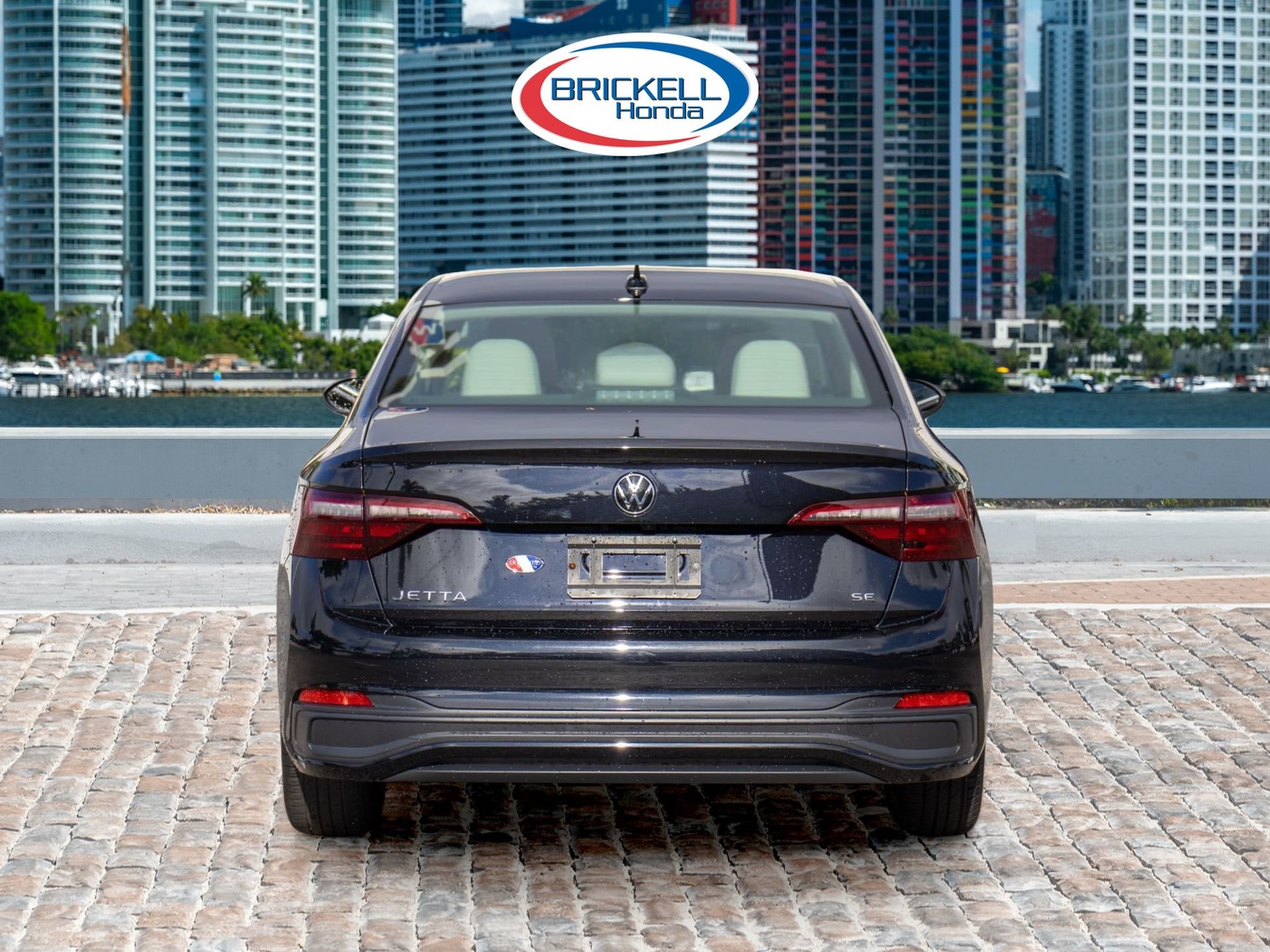 Used 2023 Volkswagen Jetta SE image 6