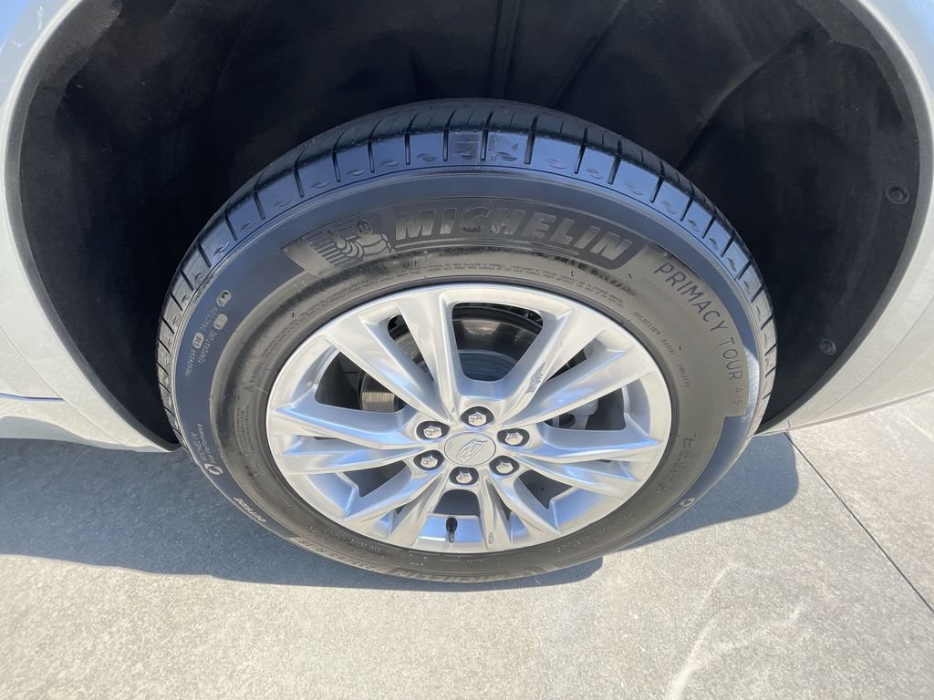 Certified 2024 Cadillac XT6 Luxury FWD image 33