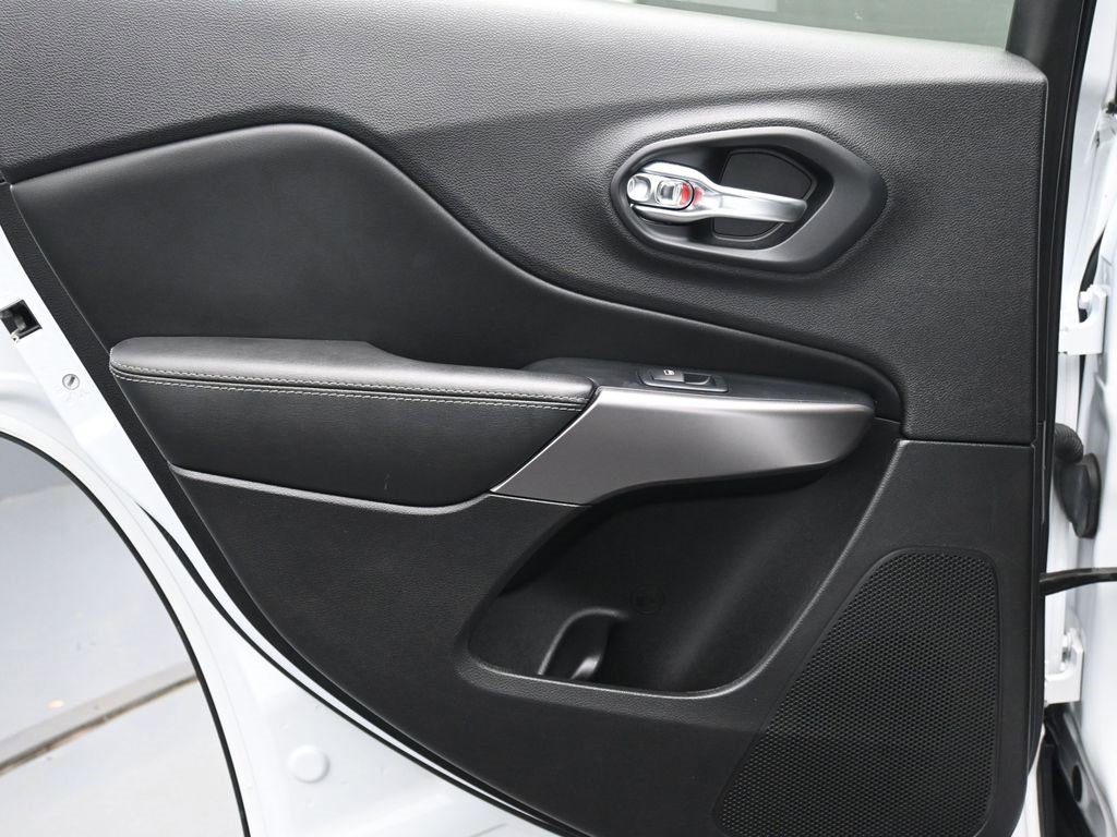 Used 2019 Jeep Cherokee Limited w/ Trailer Tow Group image 20