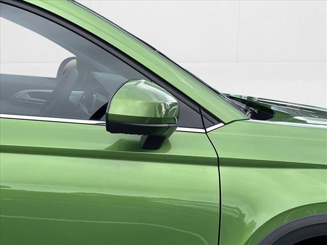 New 2025 Volkswagen Taos SE image 6