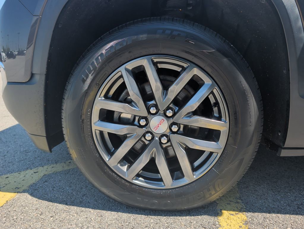 Used 2018 GMC Acadia SLT w/ LPO, Floor Liner Package FWD image 8