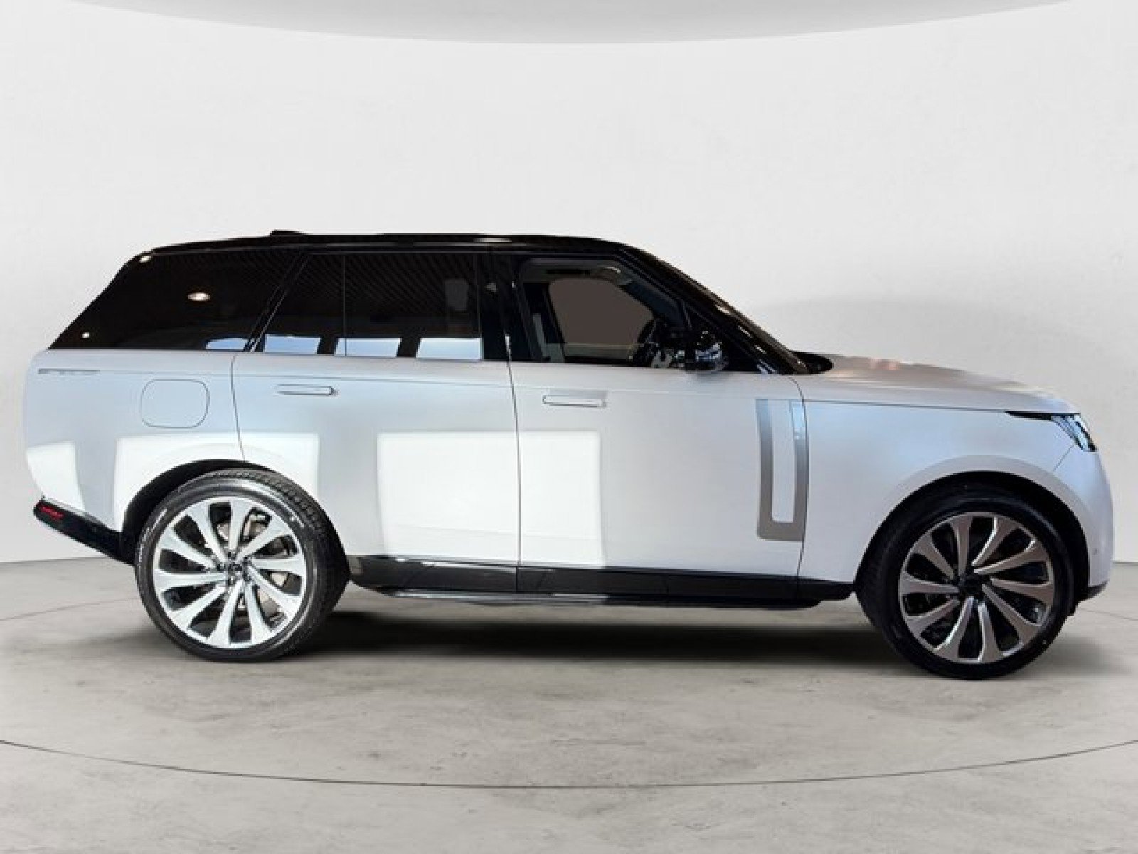 New 2026 Land Rover Range Rover Autobiography AWD/4WD image 3