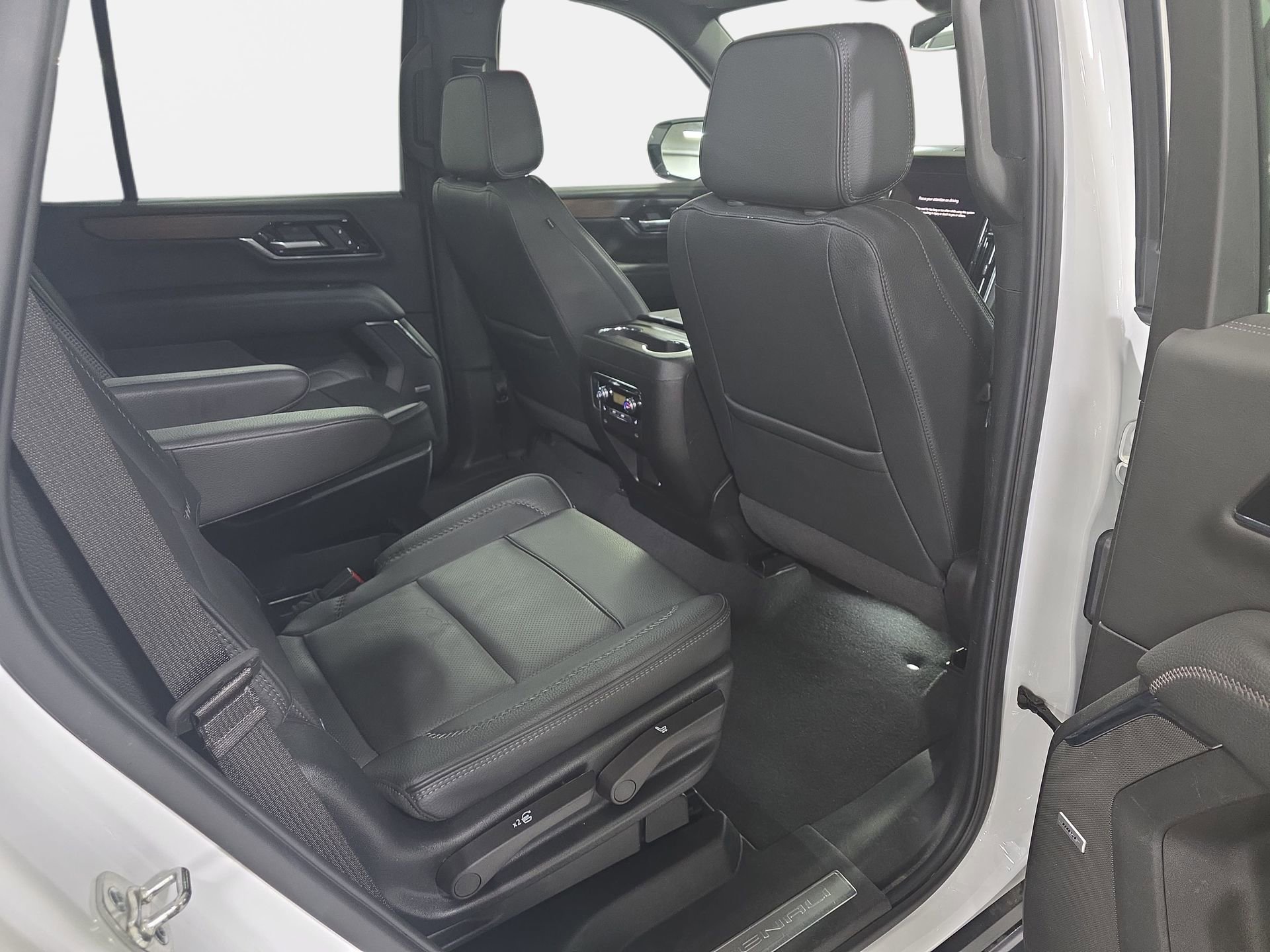 Used 2025 GMC Yukon Denali image 11