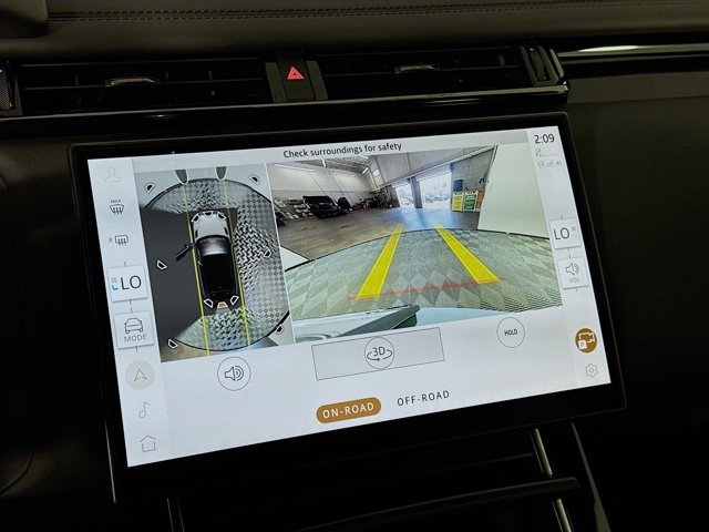 Used 2026 Land Rover Range Rover Velar Dynamic SE image 17